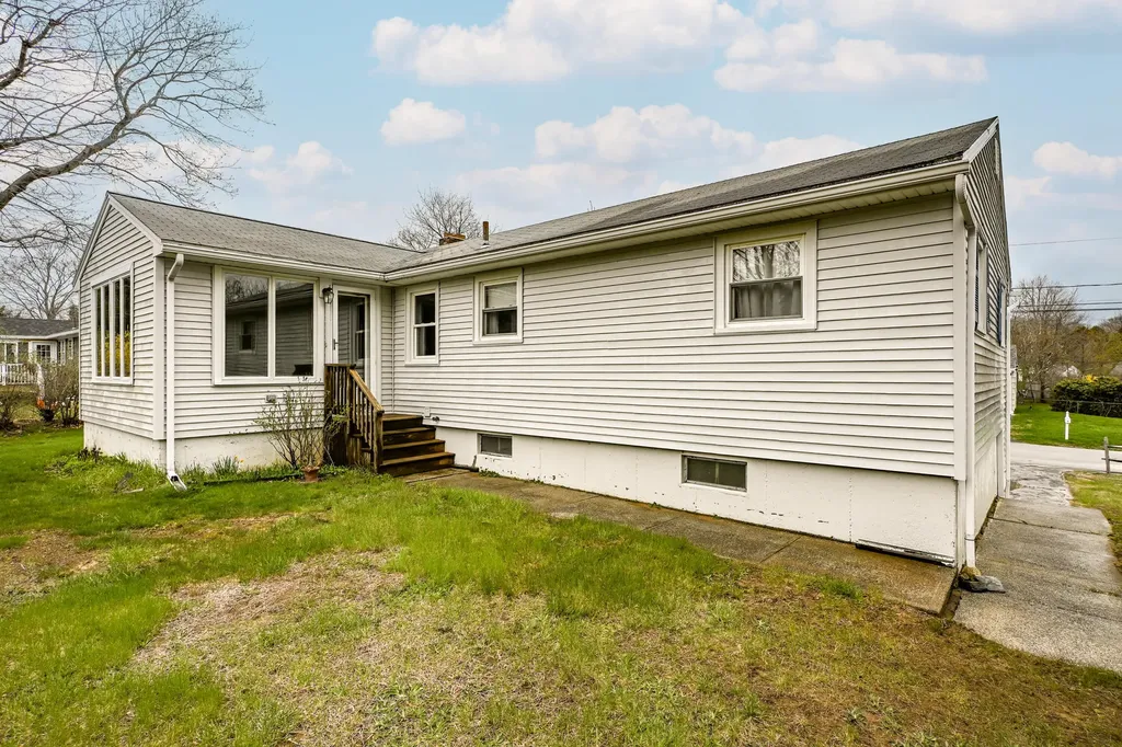 31 Vernon Road Cape Elizabeth ME 04107