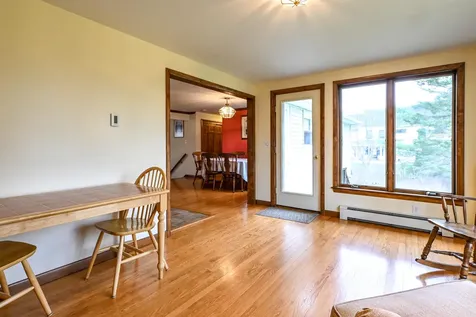 31 Vernon Road Cape Elizabeth ME 04107