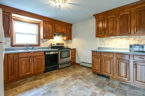 31 Vernon Road Cape Elizabeth ME 04107