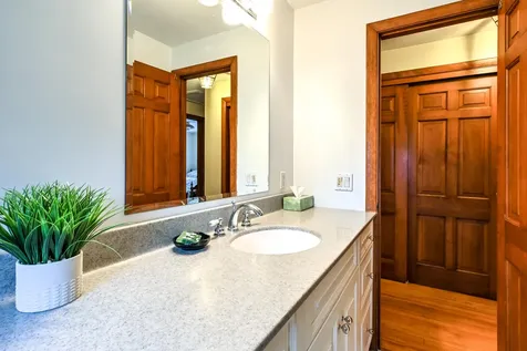 31 Vernon Road Cape Elizabeth ME 04107