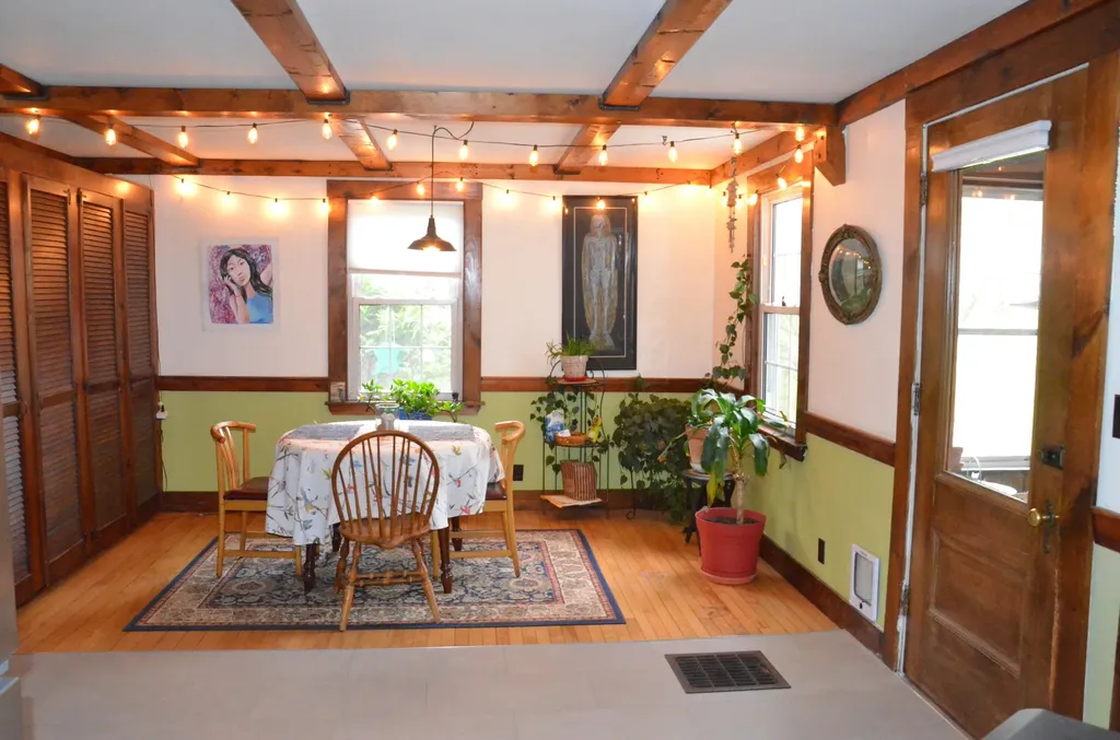 15 Briggs Avenue Paris ME 04281