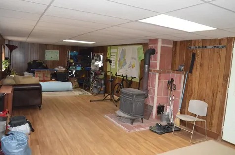 15 Briggs Avenue Paris ME 04281