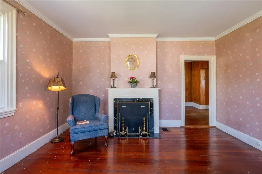 21 Georges Street Thomaston ME 04861