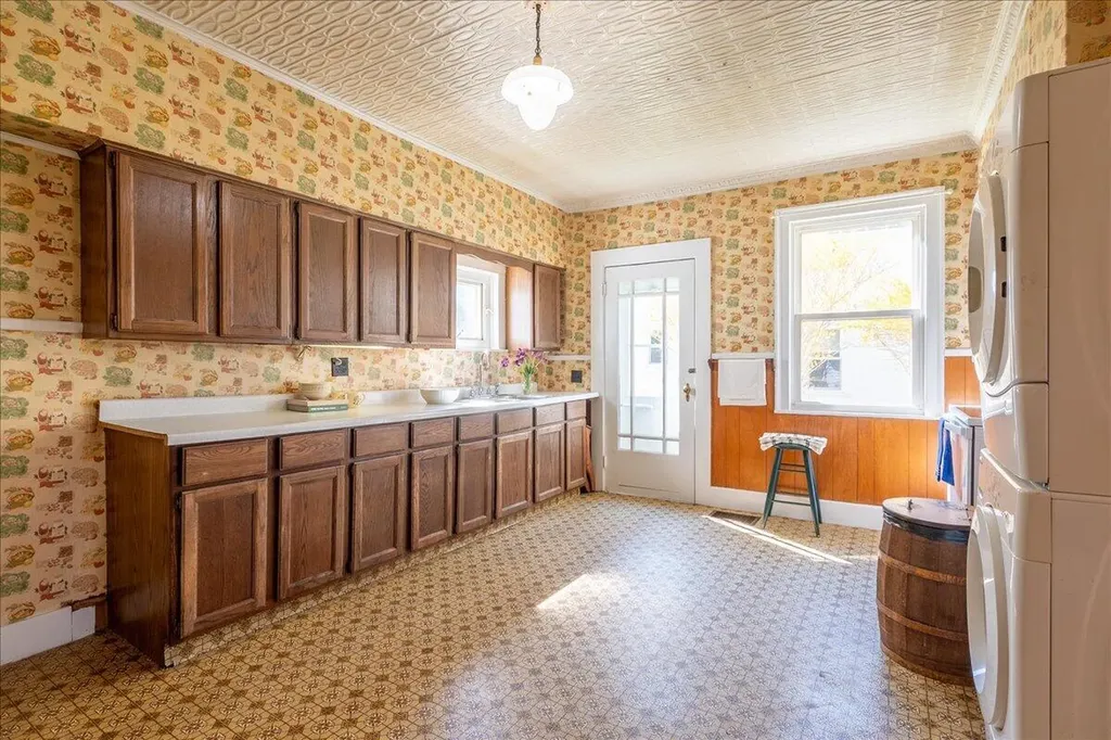 21 Georges Street Thomaston ME 04861