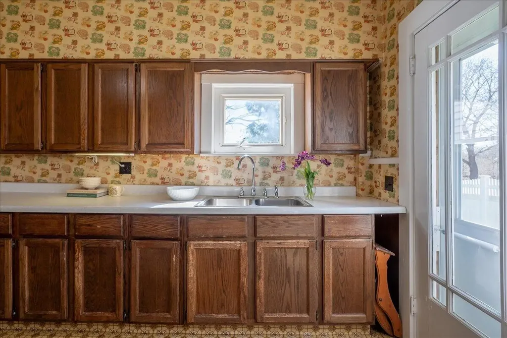 21 Georges Street Thomaston ME 04861