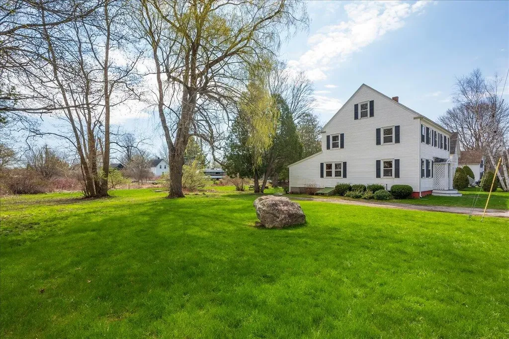 21 Georges Street Thomaston ME 04861