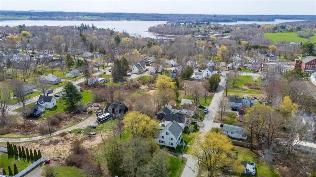 21 Georges Street Thomaston ME 04861