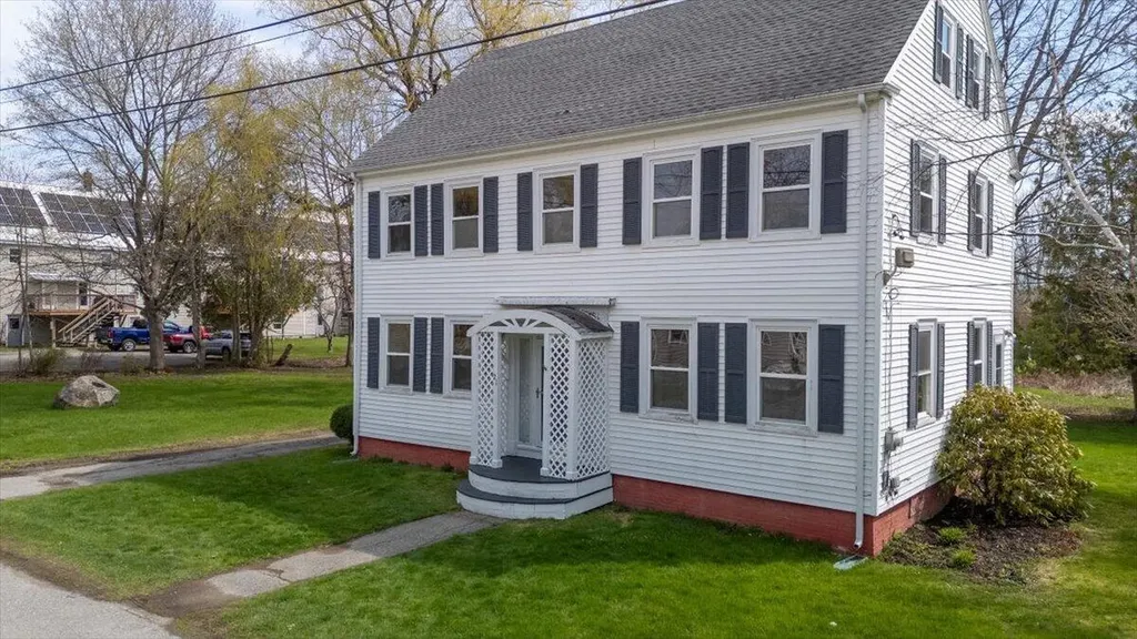 21 Georges Street Thomaston ME 04861