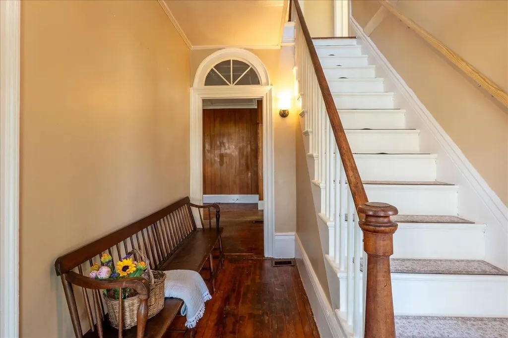 21 Georges Street Thomaston ME 04861
