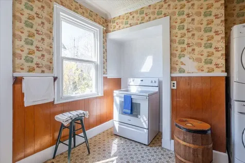 21 Georges Street Thomaston ME 04861