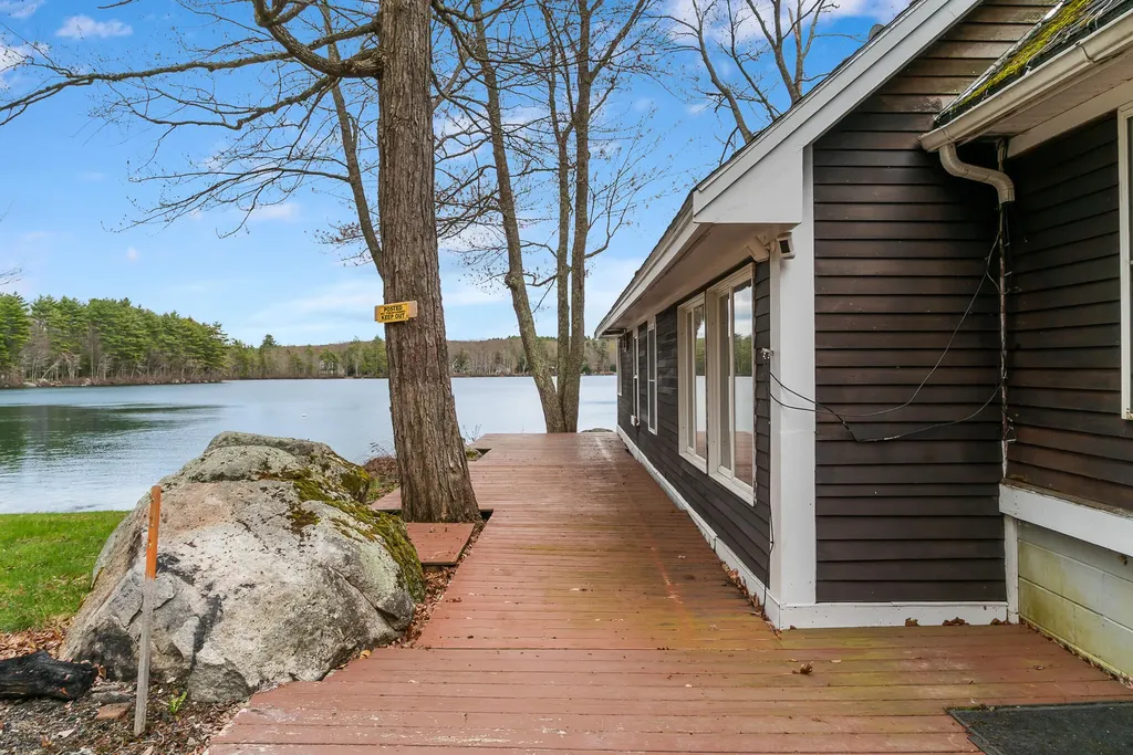 11 Ray Avenue Lyman ME 04002