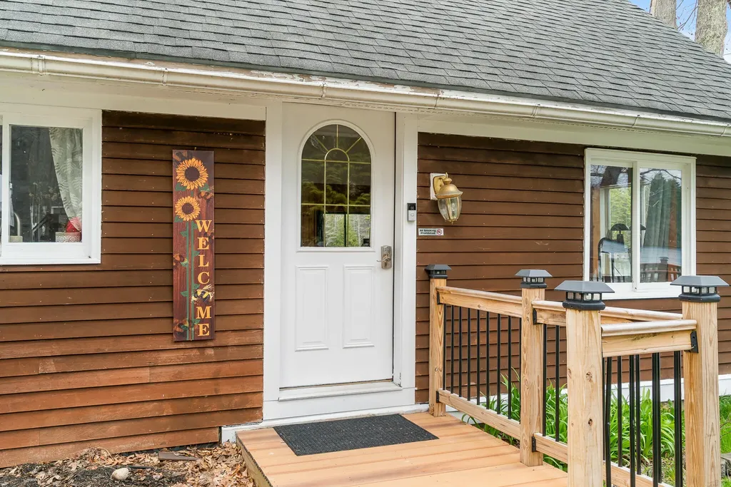 11 Ray Avenue Lyman ME 04002
