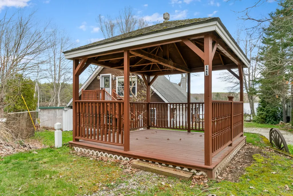 11 Ray Avenue Lyman ME 04002
