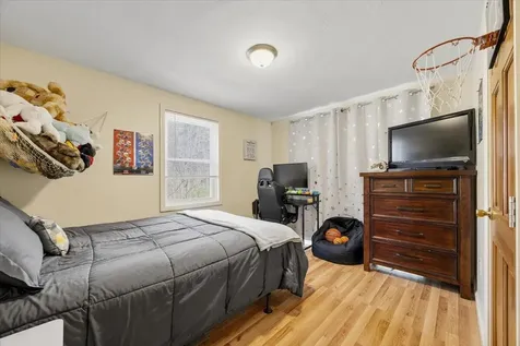 483 New Dam Road Waterboro ME 04061