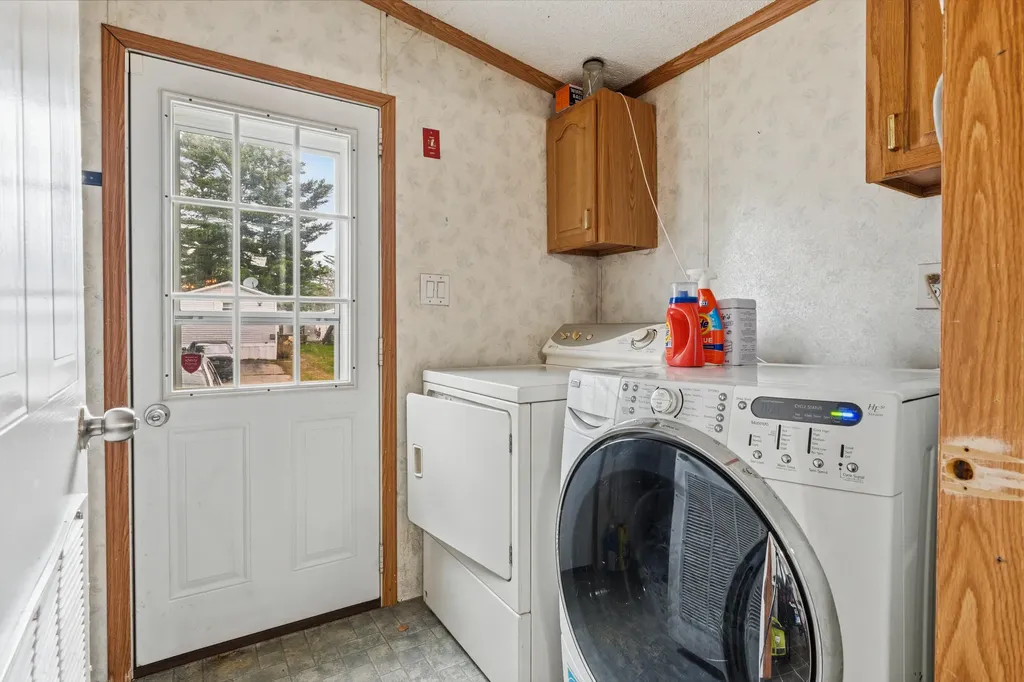 33 Theodore Drive Brunswick ME 04011