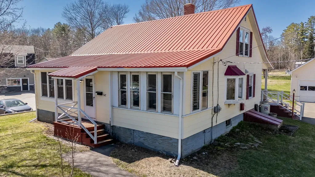 947 W Main Street Dover-foxcroft ME 04426
