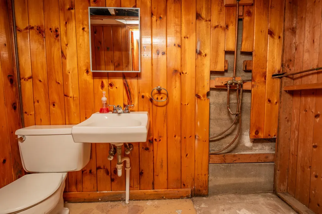 947 W Main Street Dover-foxcroft ME 04426