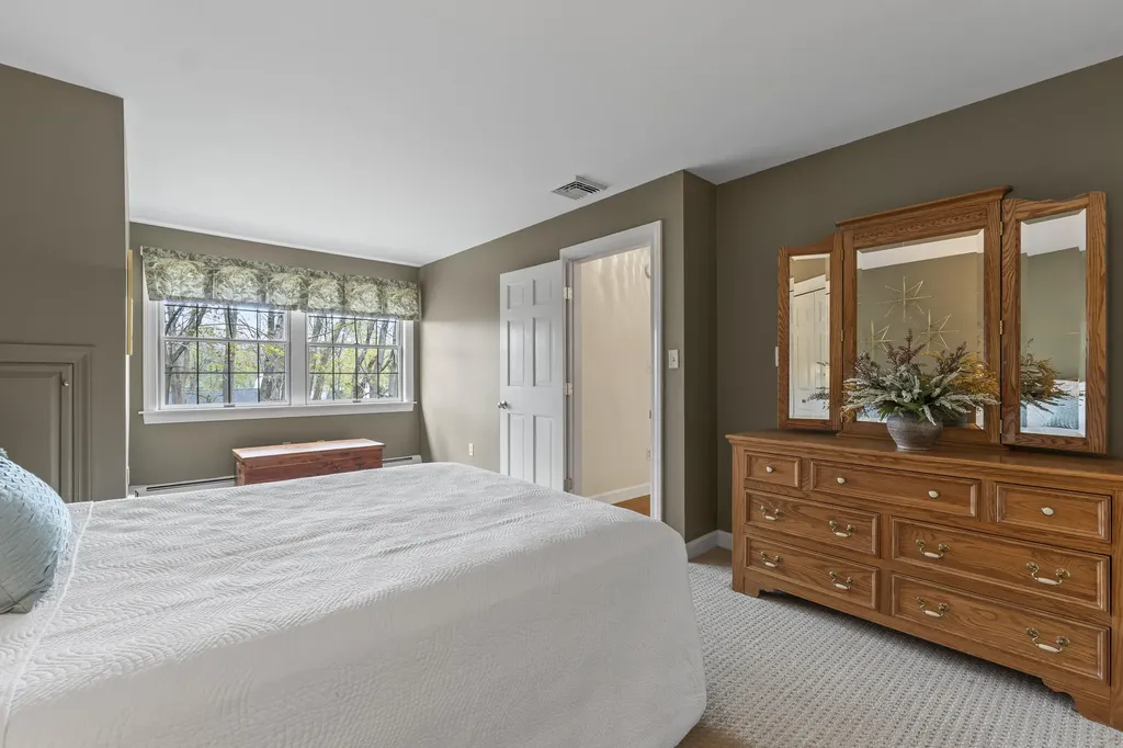 15 Coachlight Lane Portland ME 04102