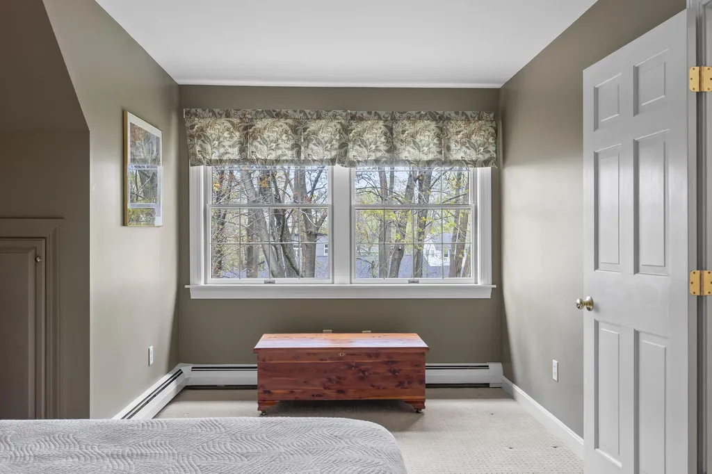 15 Coachlight Lane Portland ME 04102