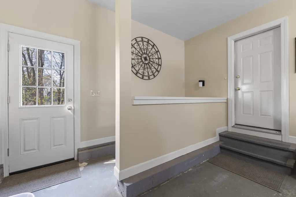15 Coachlight Lane Portland ME 04102