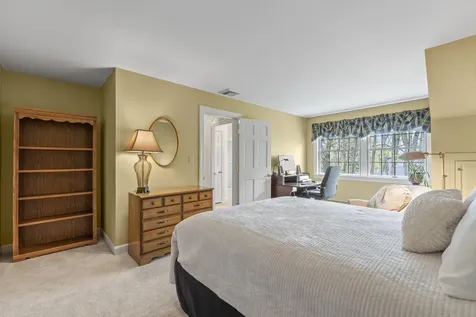 15 Coachlight Lane Portland ME 04102