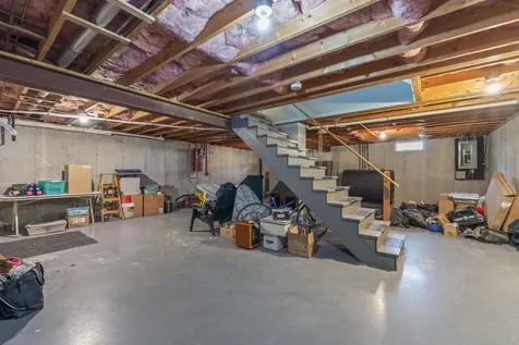 15 Coachlight Lane Portland ME 04102