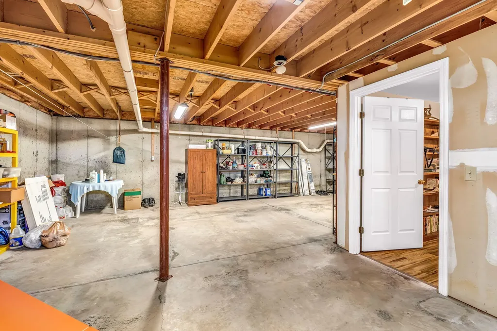 692 River Road Greene ME 04236