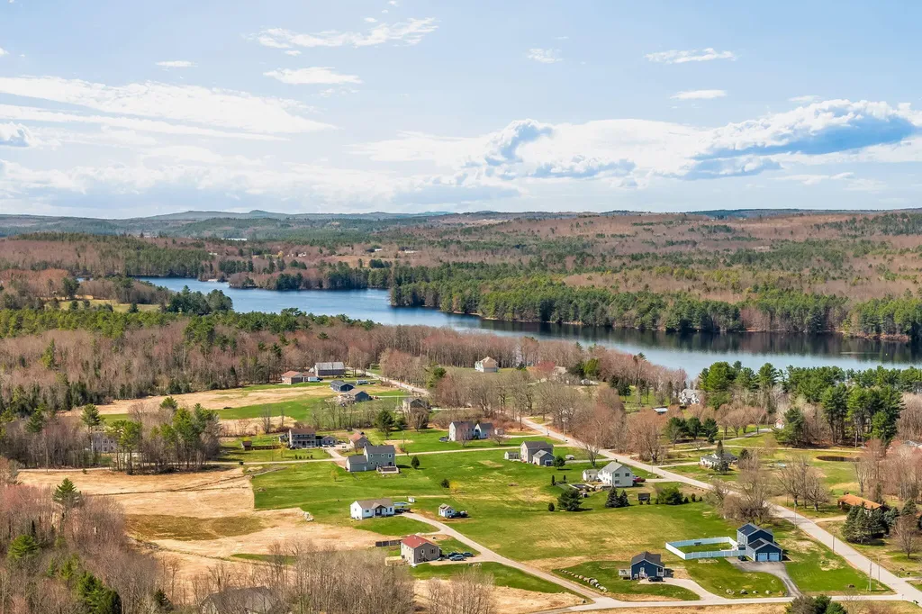 692 River Road Greene ME 04236