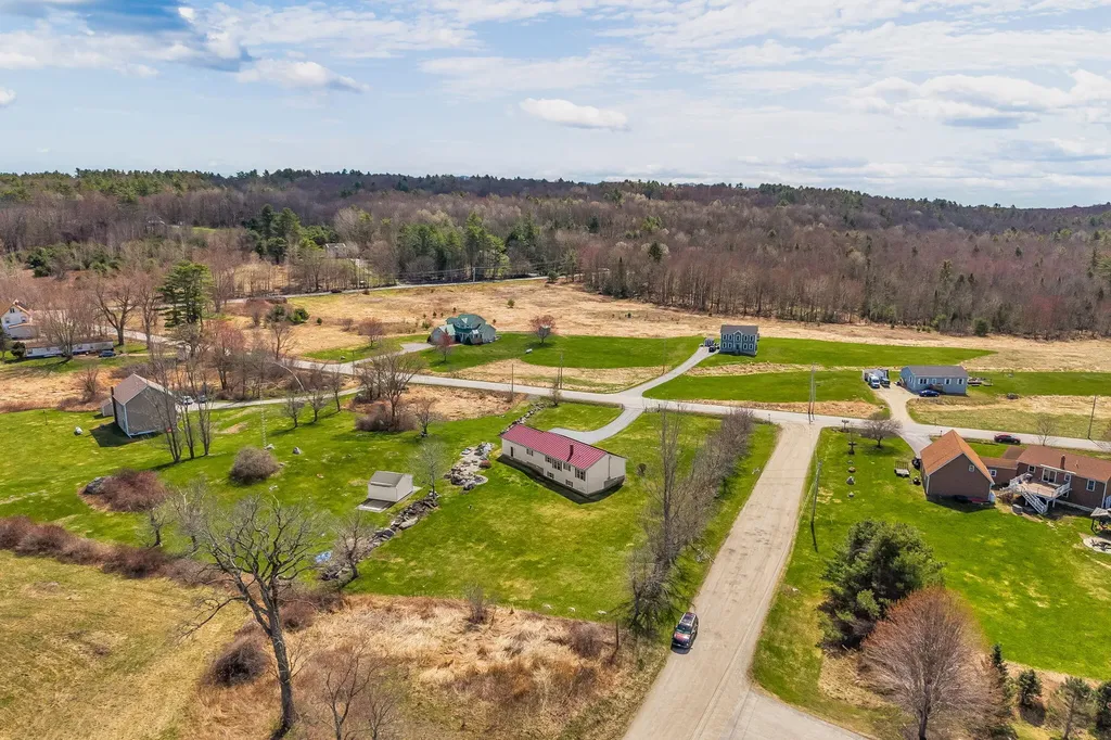 692 River Road Greene ME 04236