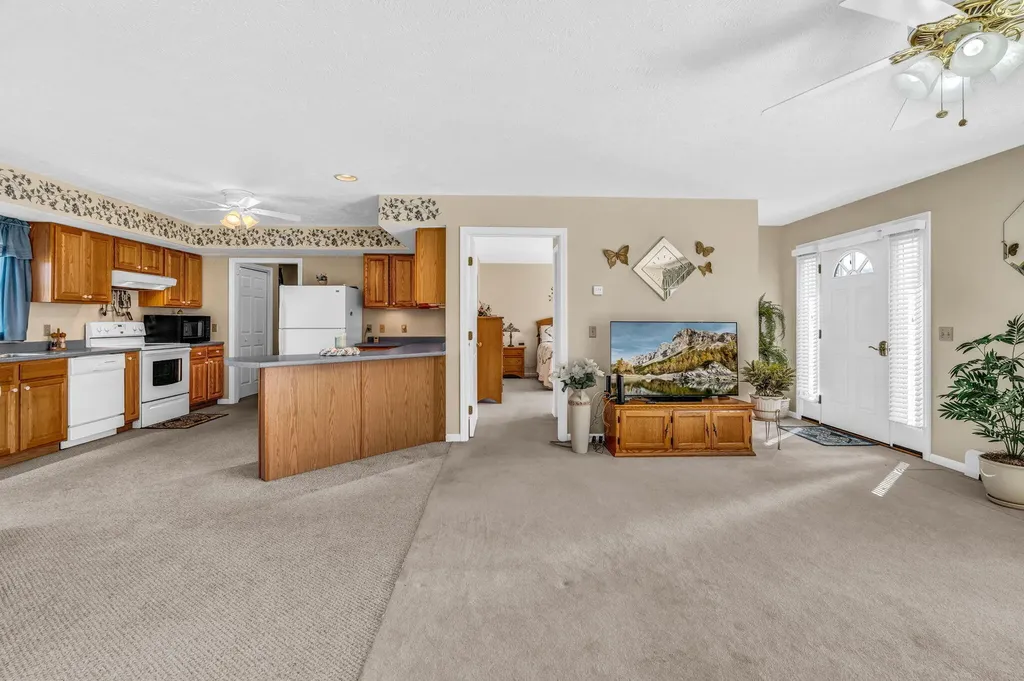 692 River Road Greene ME 04236