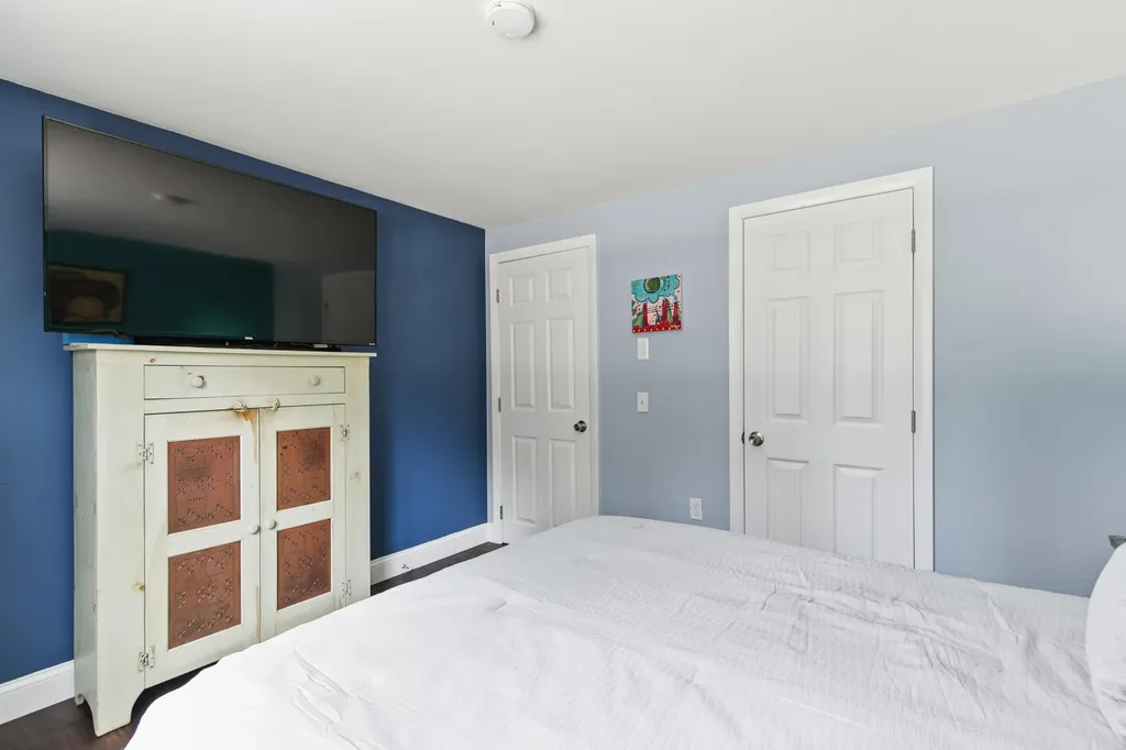 14 Margaret Street Naples ME 04055