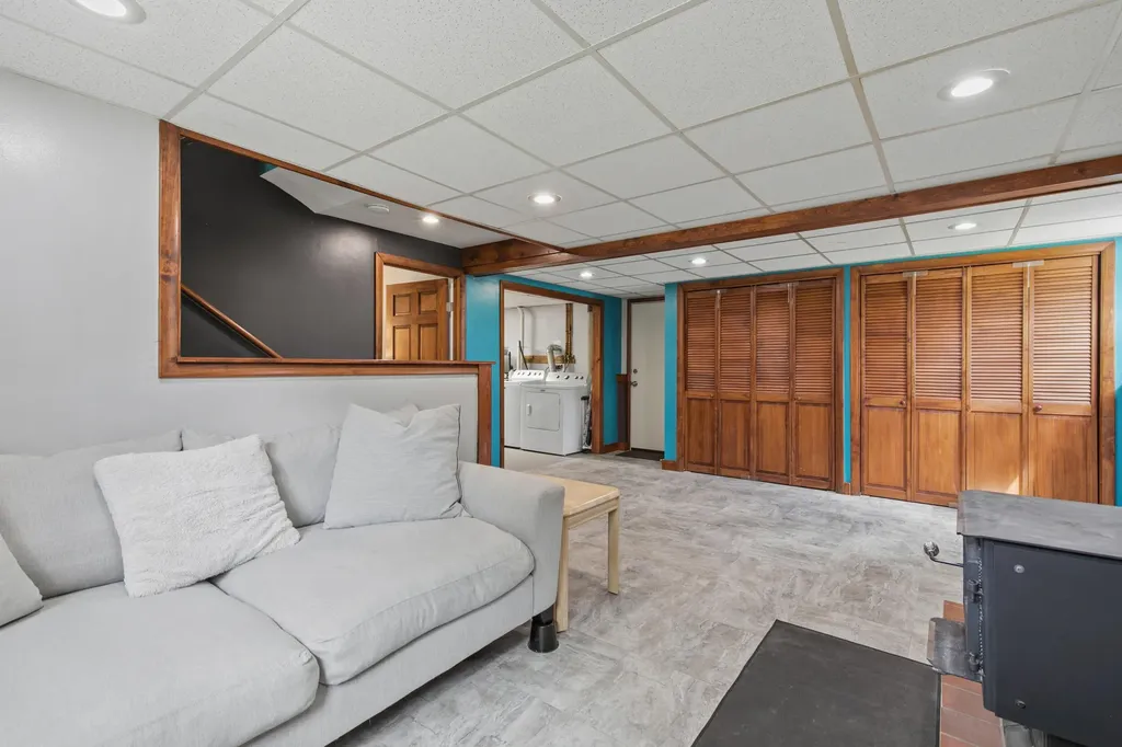 14 Margaret Street Naples ME 04055
