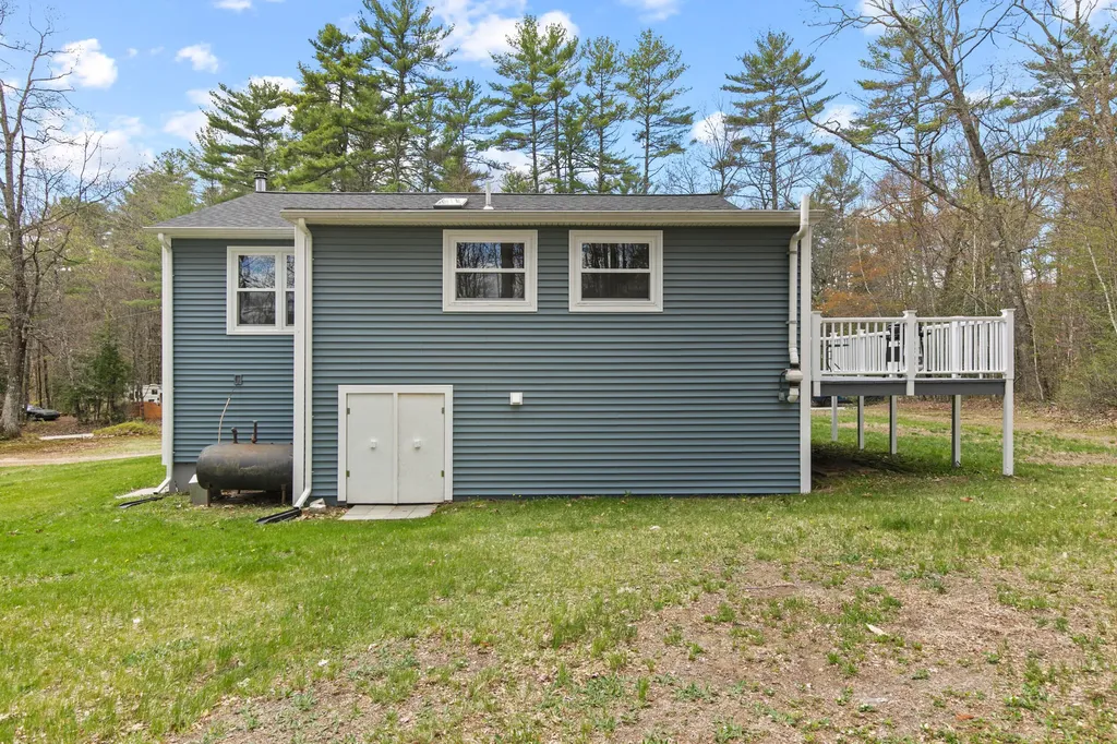 14 Margaret Street Naples ME 04055