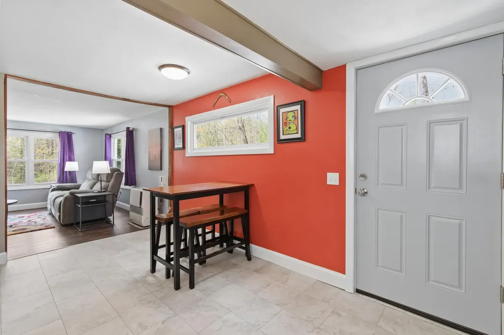 14 Margaret Street Naples ME 04055