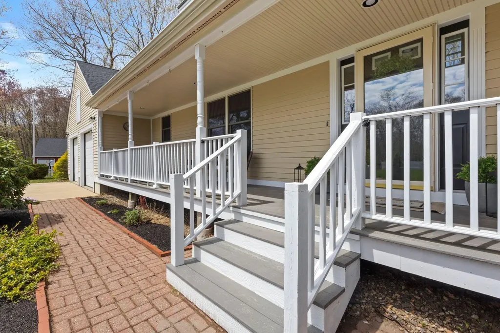 3 Gulliver Drive Sanford ME 04073