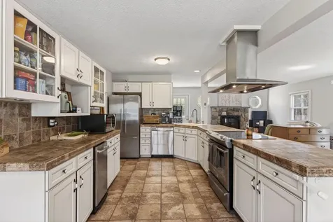 642 Limerick Road Arundel ME 04046