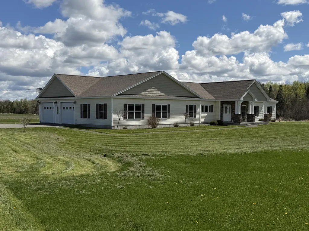 207 Corinth Road Hudson ME 04449