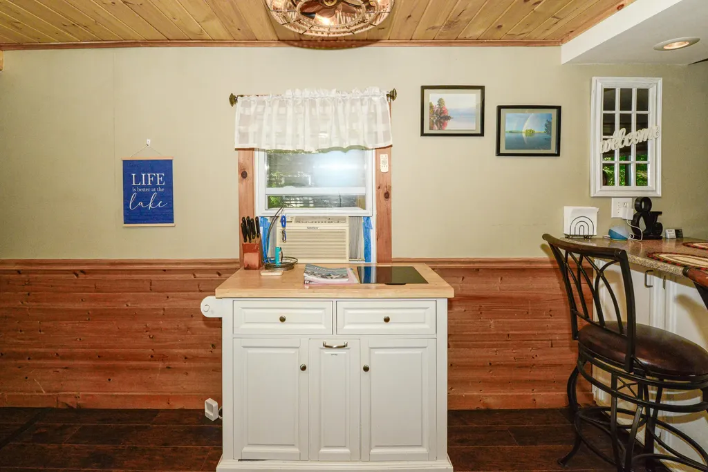 6 Dale Avenue Naples ME 04055