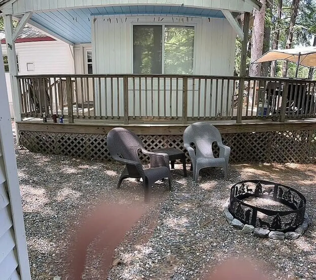 6 Dale Avenue Naples ME 04055