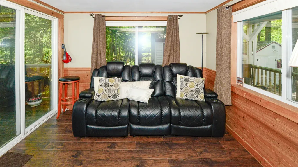 6 Dale Avenue Naples ME 04055