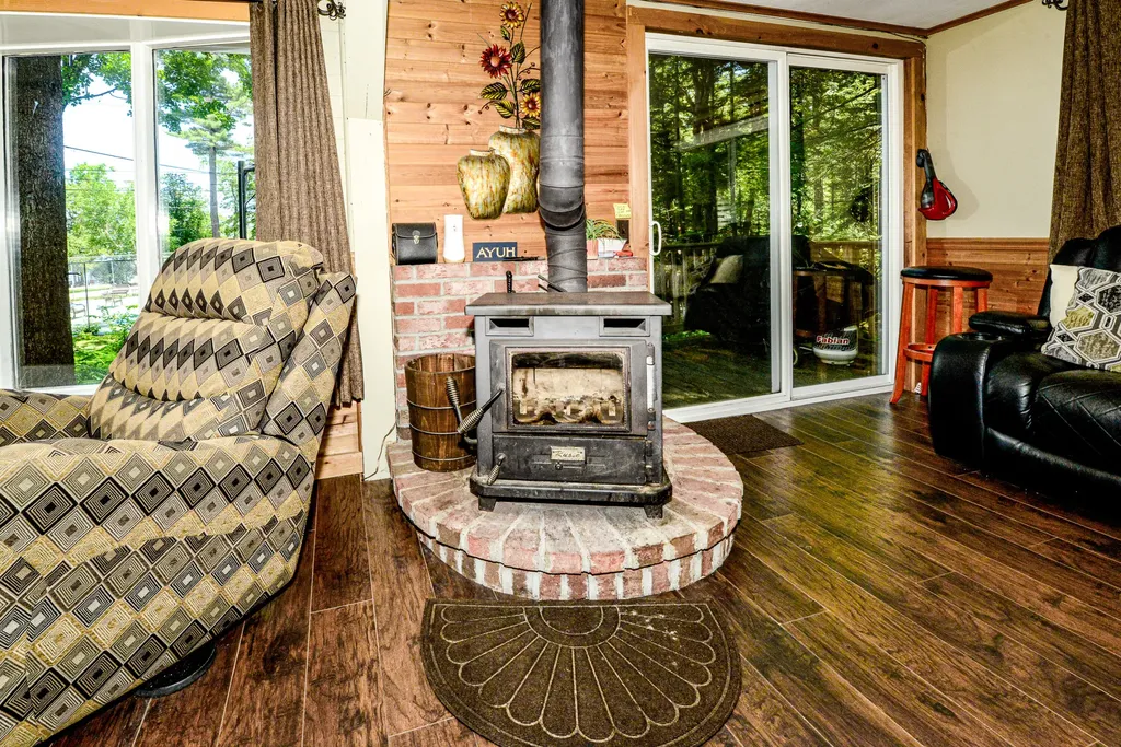 6 Dale Avenue Naples ME 04055