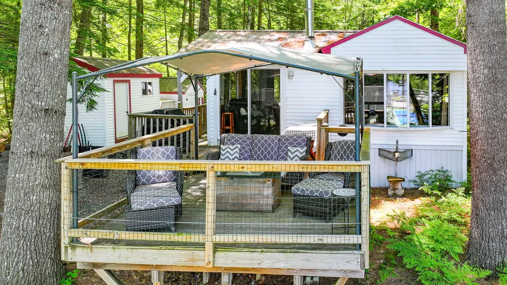 6 Dale Avenue Naples ME 04055