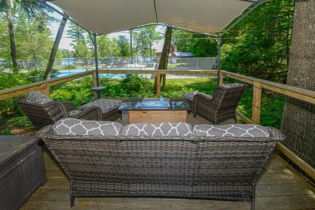 6 Dale Avenue Naples ME 04055