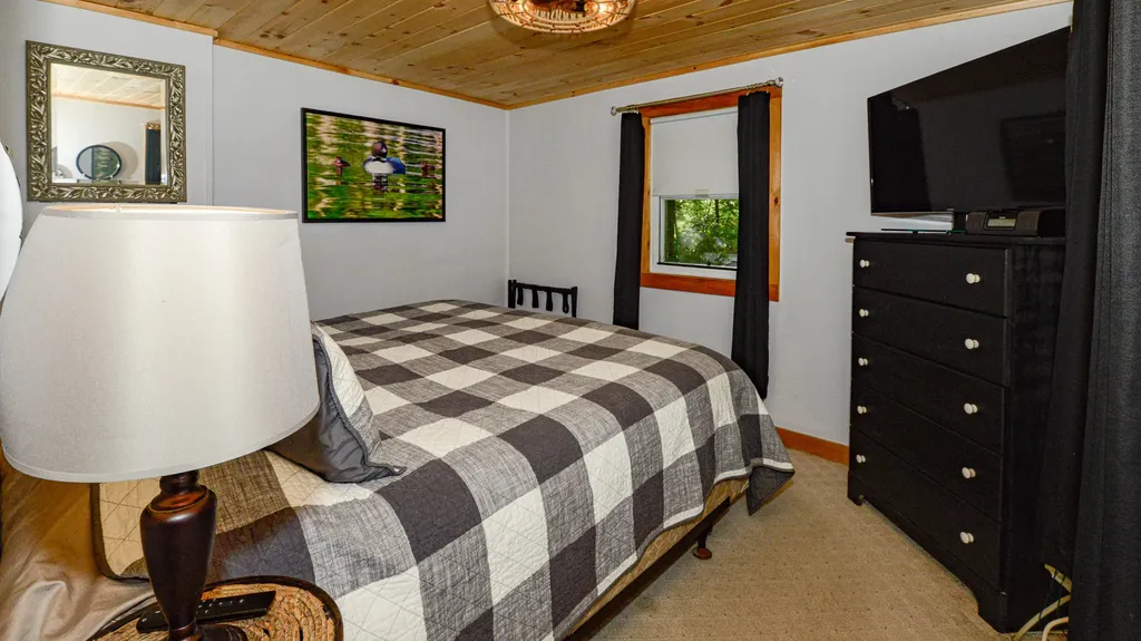 6 Dale Avenue Naples ME 04055