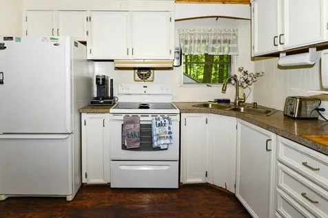 6 Dale Avenue Naples ME 04055