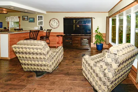 6 Dale Avenue Naples ME 04055
