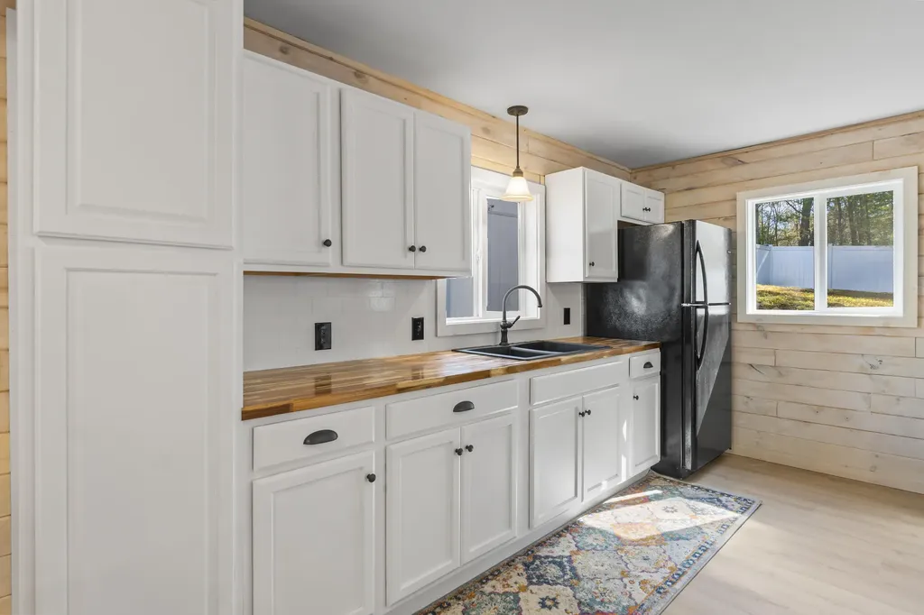 112 Taywood Road Auburn ME 04210