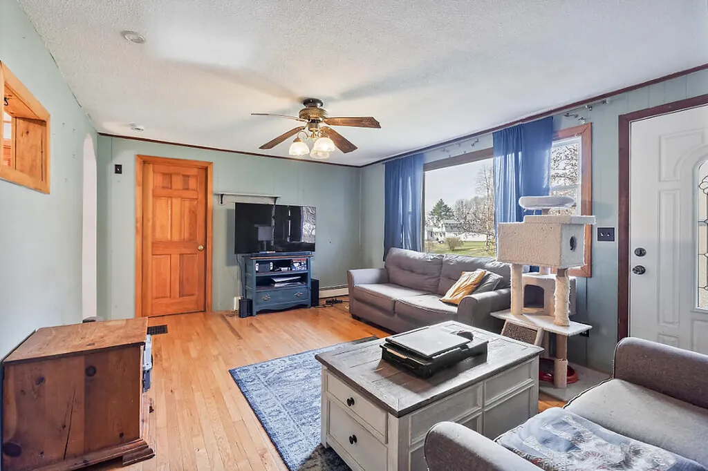16 Claire Street Augusta ME 04330