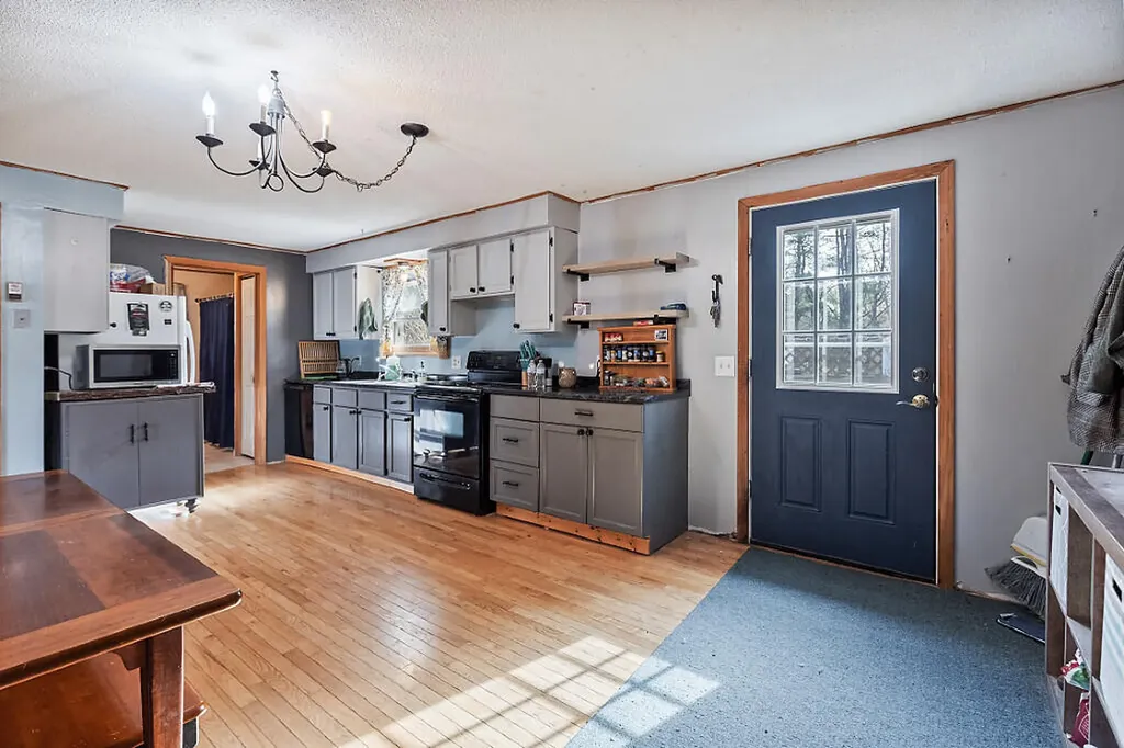 16 Claire Street Augusta ME 04330