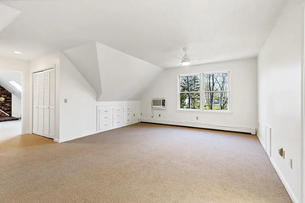 22 Court Street Winslow ME 04901